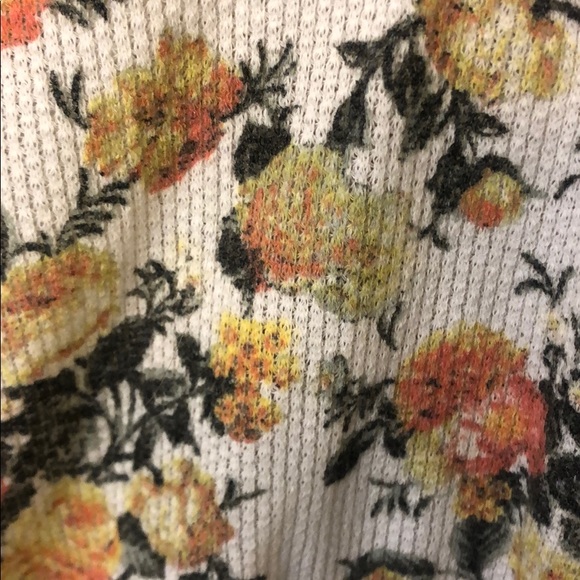 Urban Outfitters out from under scarlet Henley top - Picture 5 of 6